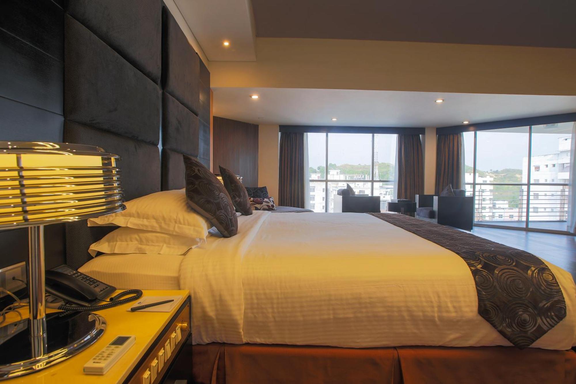 Long Beach Hotel Cox's Bazar Buitenkant foto