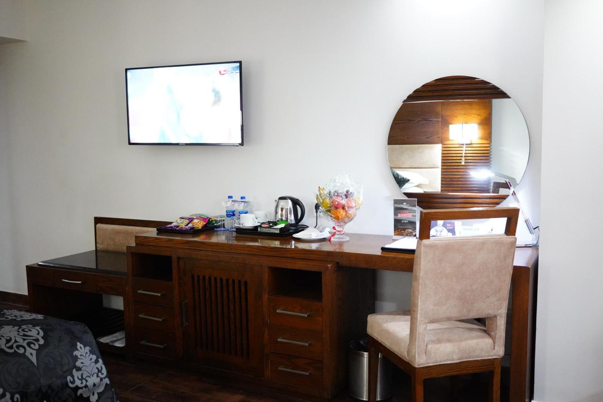 Long Beach Hotel Cox's Bazar Buitenkant foto