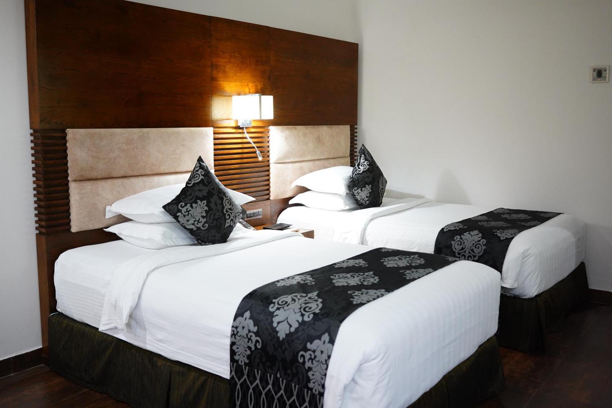 Long Beach Hotel Cox's Bazar Buitenkant foto